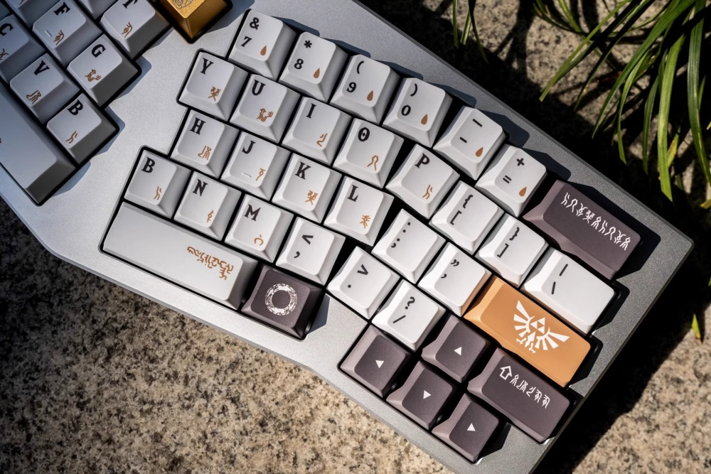 Tears of the Kingdom | Cherry Profile | PBT Keycap Set