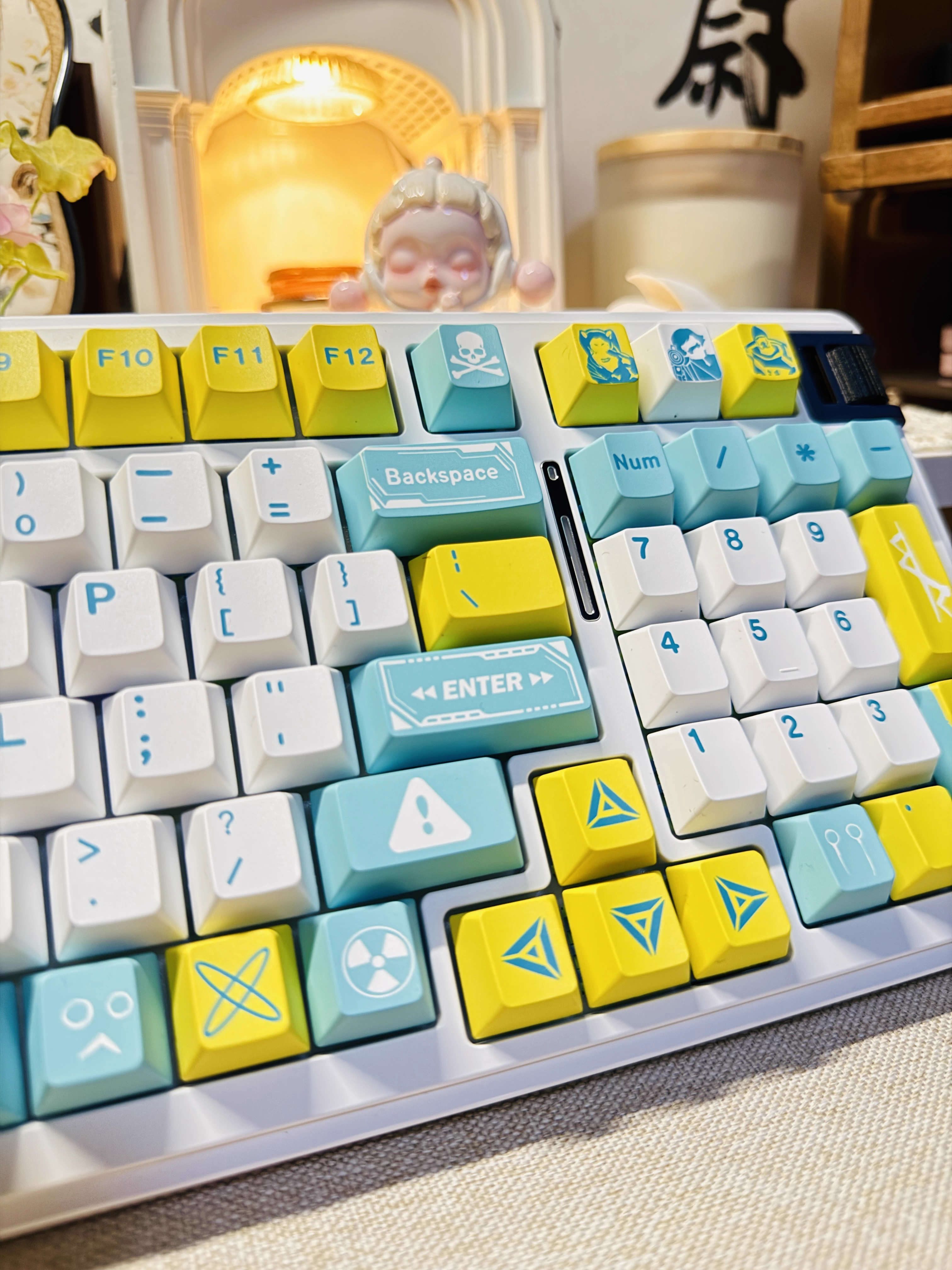 Cyberpunk: Edgerunners | Cherry Profile | PBT Keycap Set