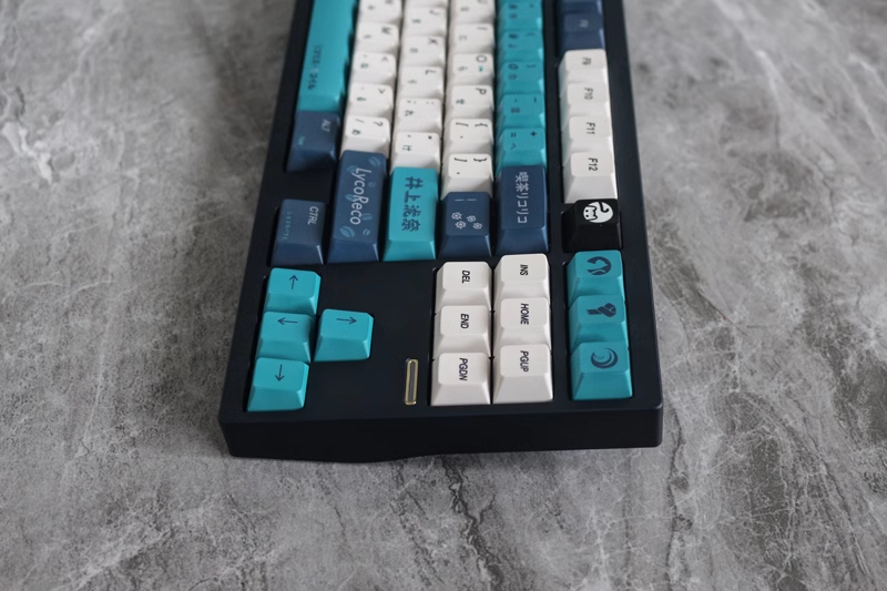 Lycoris Recoil – Chisato Nishikigi & Takina Inoue | Cherry Profile | PBT Keycap Set