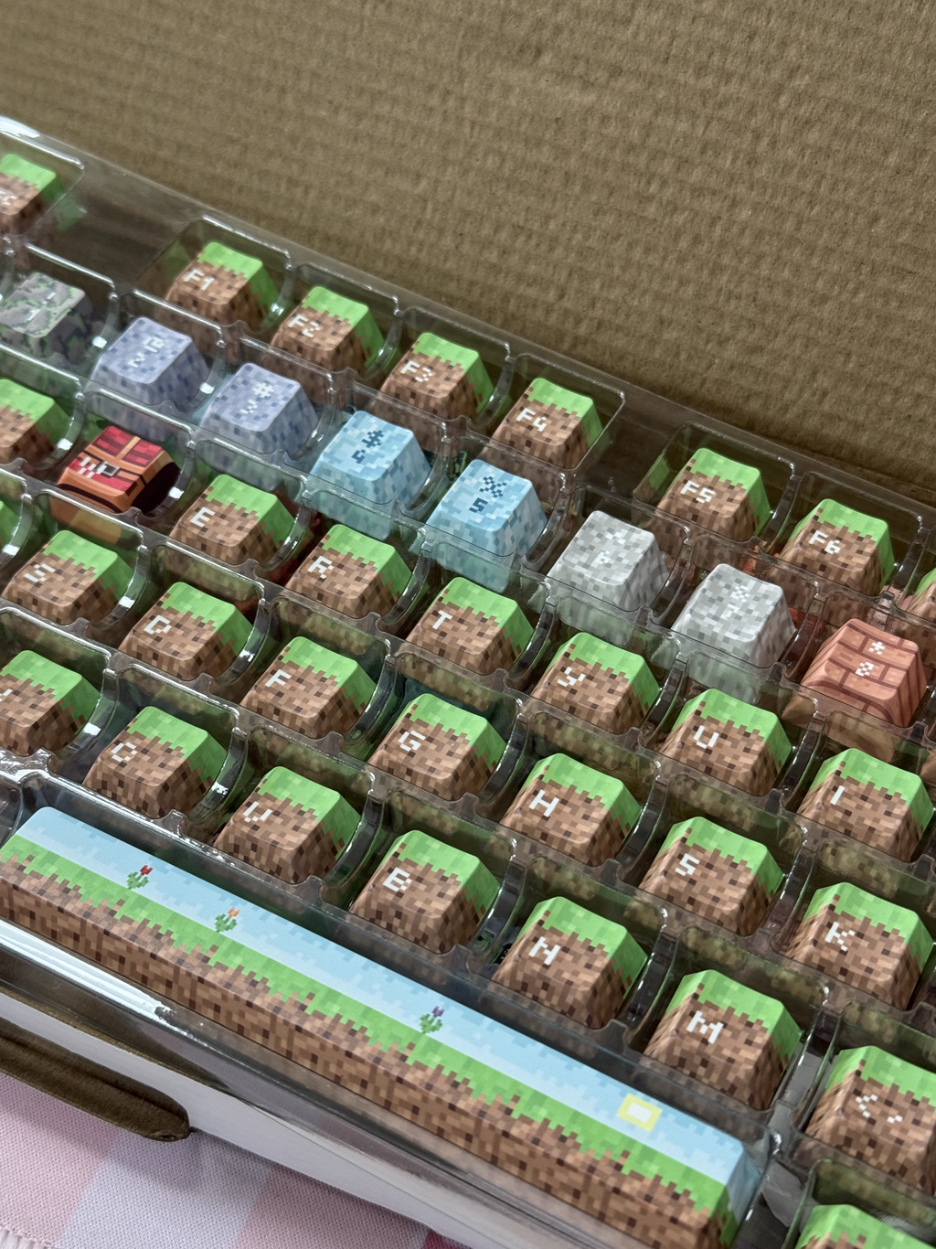 Minecraft – Pixel World Dirt Block | Cherry Profile | PBT Keycap Set