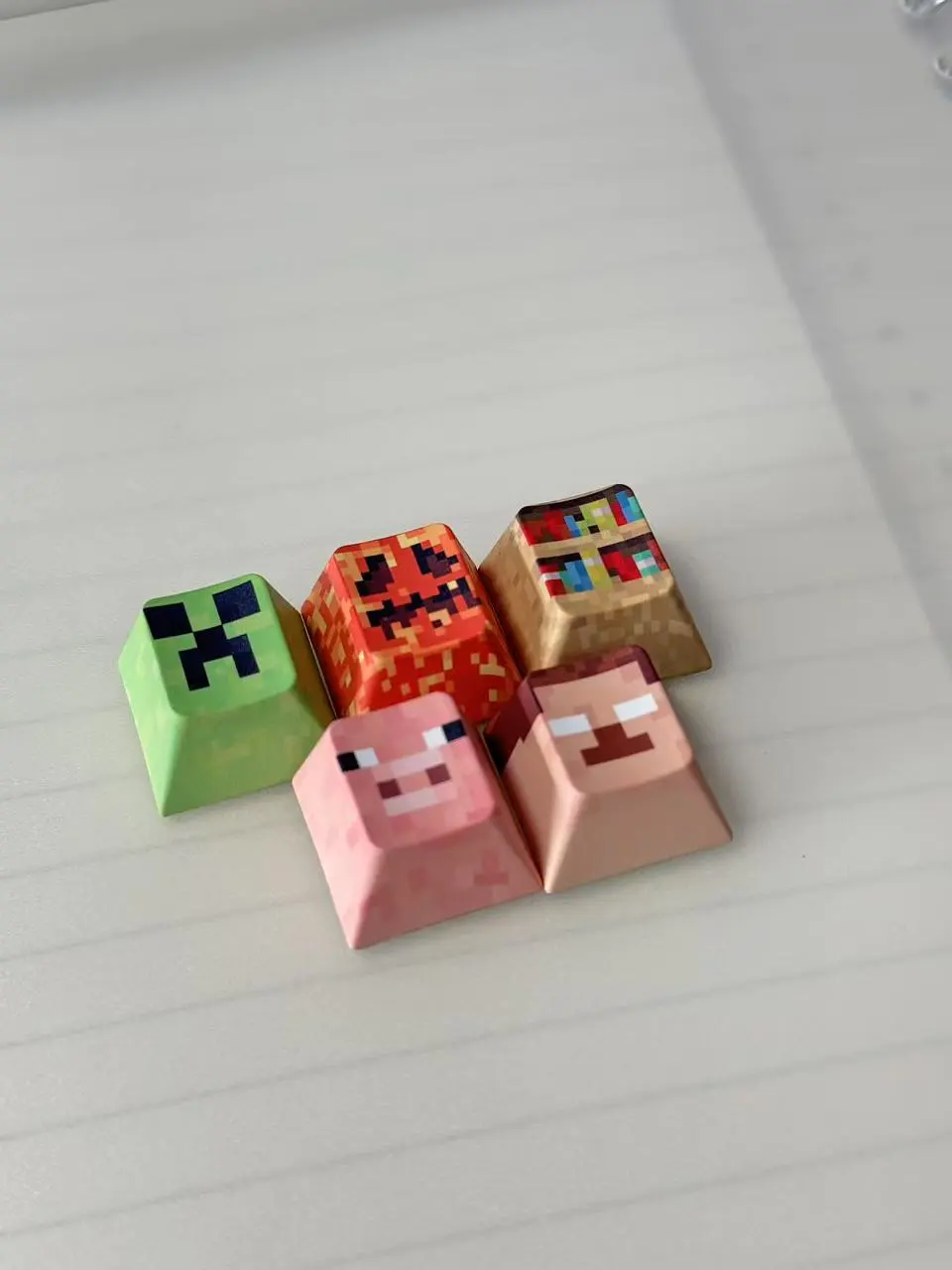 Minecraft – Pixel World Dirt Block | Cherry Profile | PBT Keycap Set