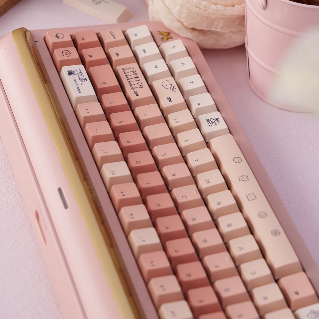 Title Cooking Girl – Pink Gradient | Cherry Profile | Thick PBT Keycap Set
