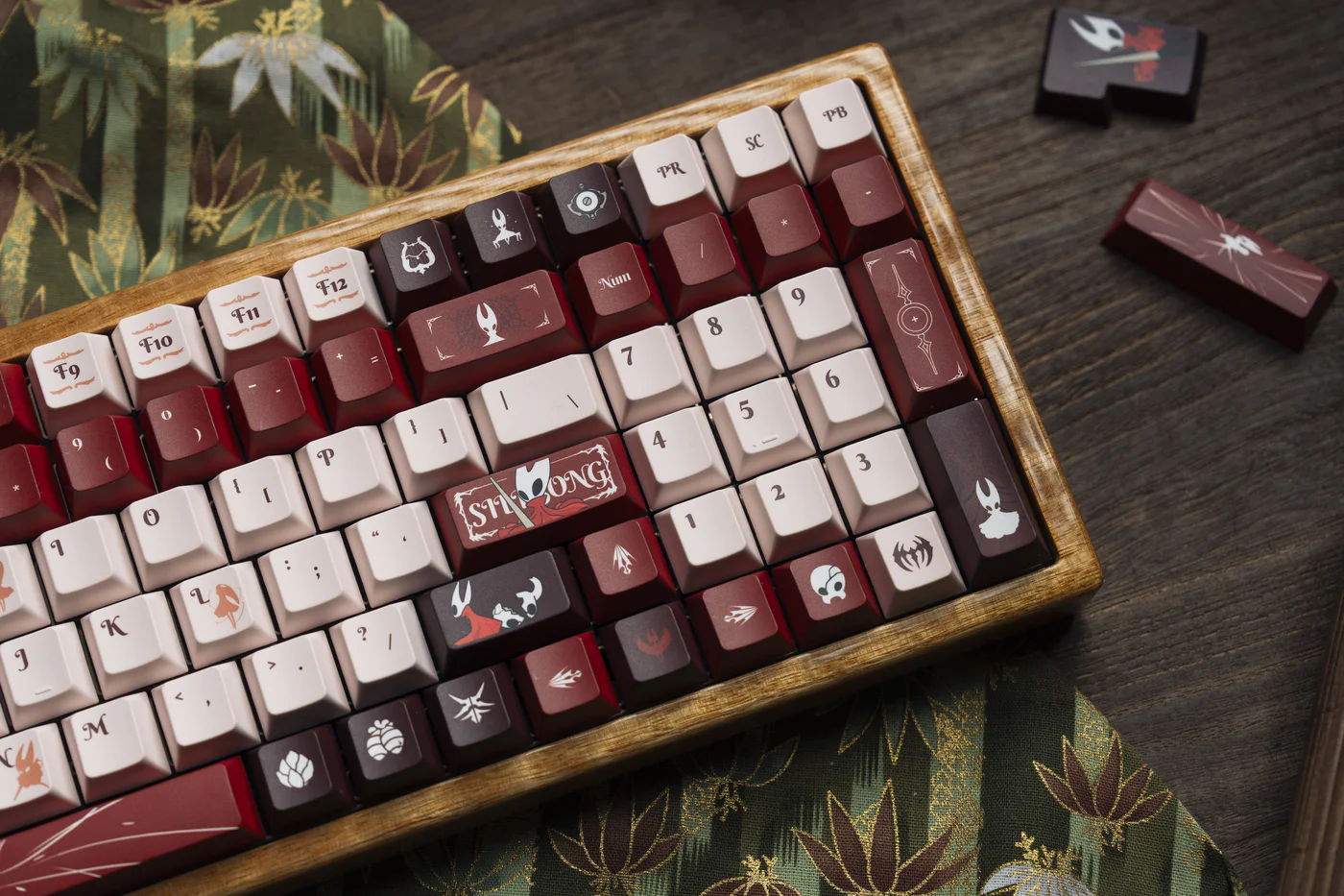 Hollow Knight: Song of Silk | Cherry Profile | PBT Keycap Set