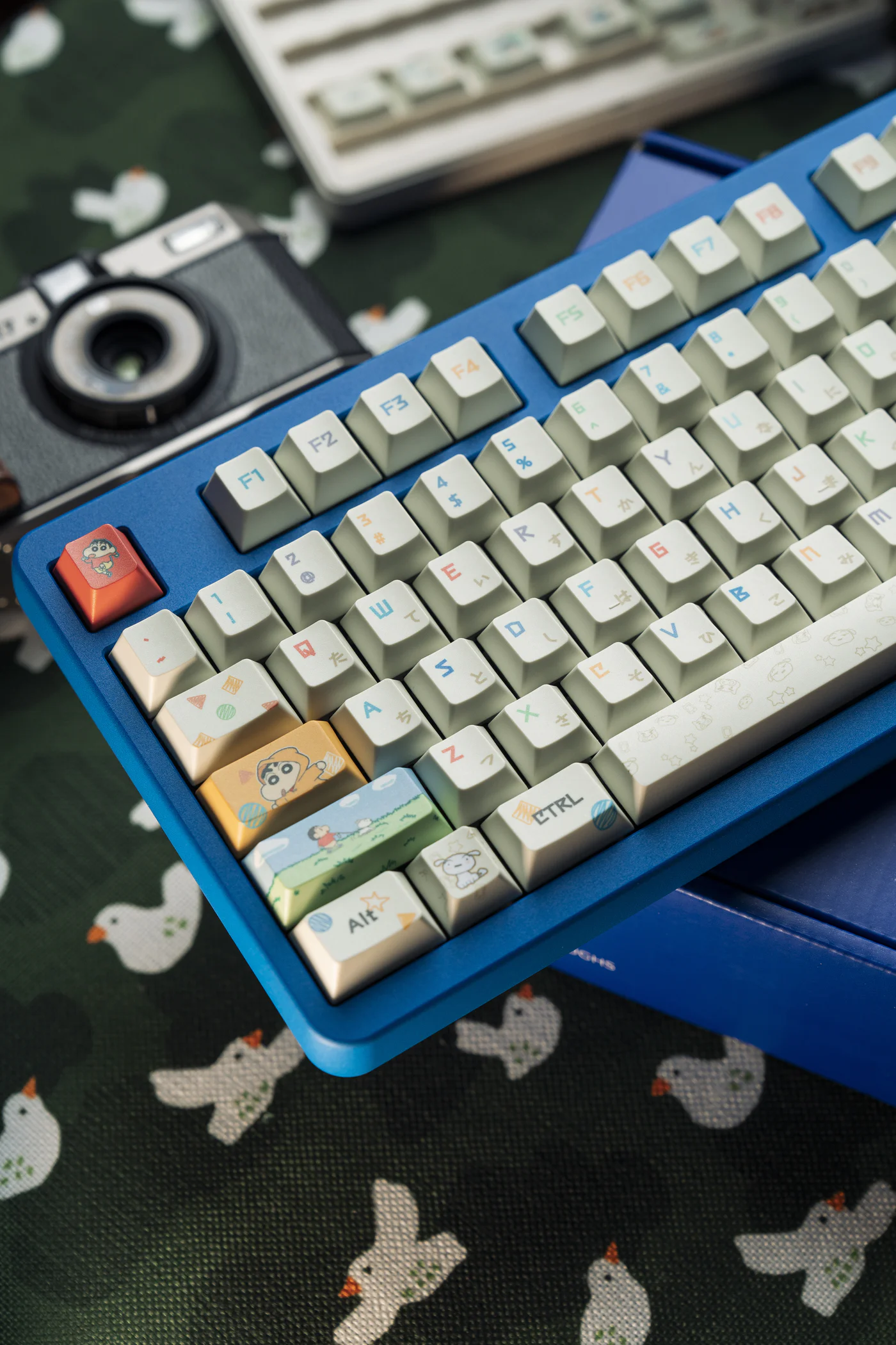 Crayon Shin-chan | Cherry Profile | PBT Keycaps Set